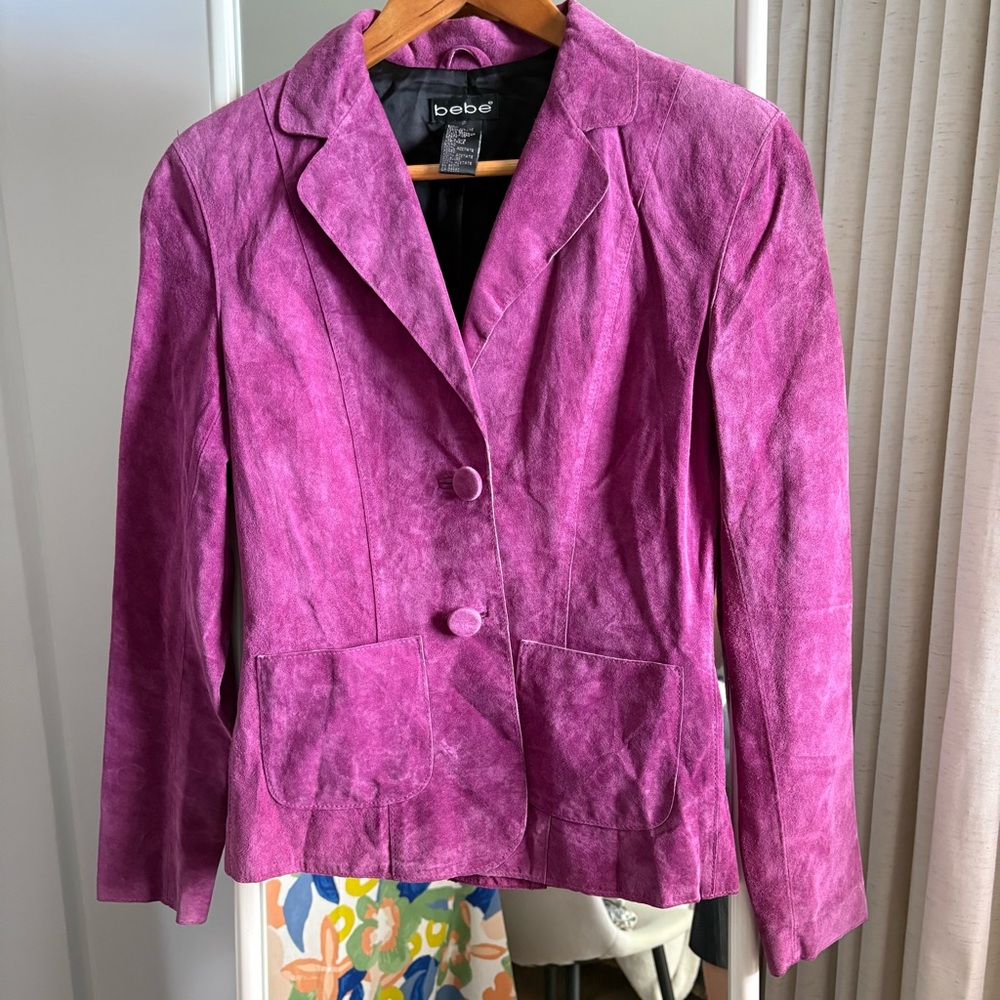 Bebe 100% genuine leather Fuchsia Blazer with pockets 💕